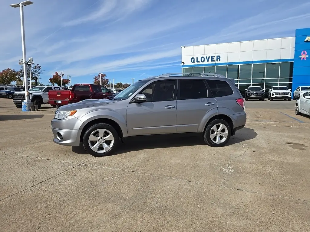 2011 Subaru Forester 2.5XT Touring photo 2