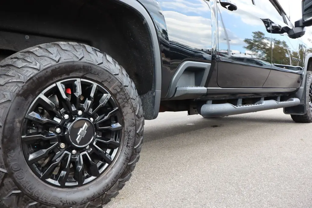 2022 Chevrolet Silverado LTZ photo 39