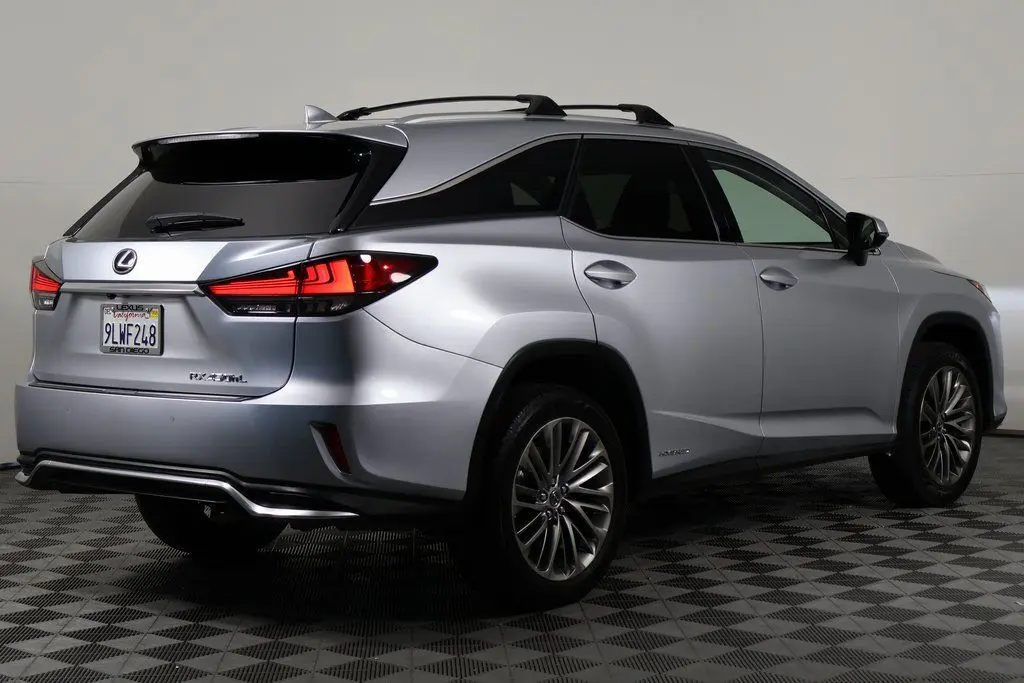 2022 Lexus RX 450hL Luxury photo 4