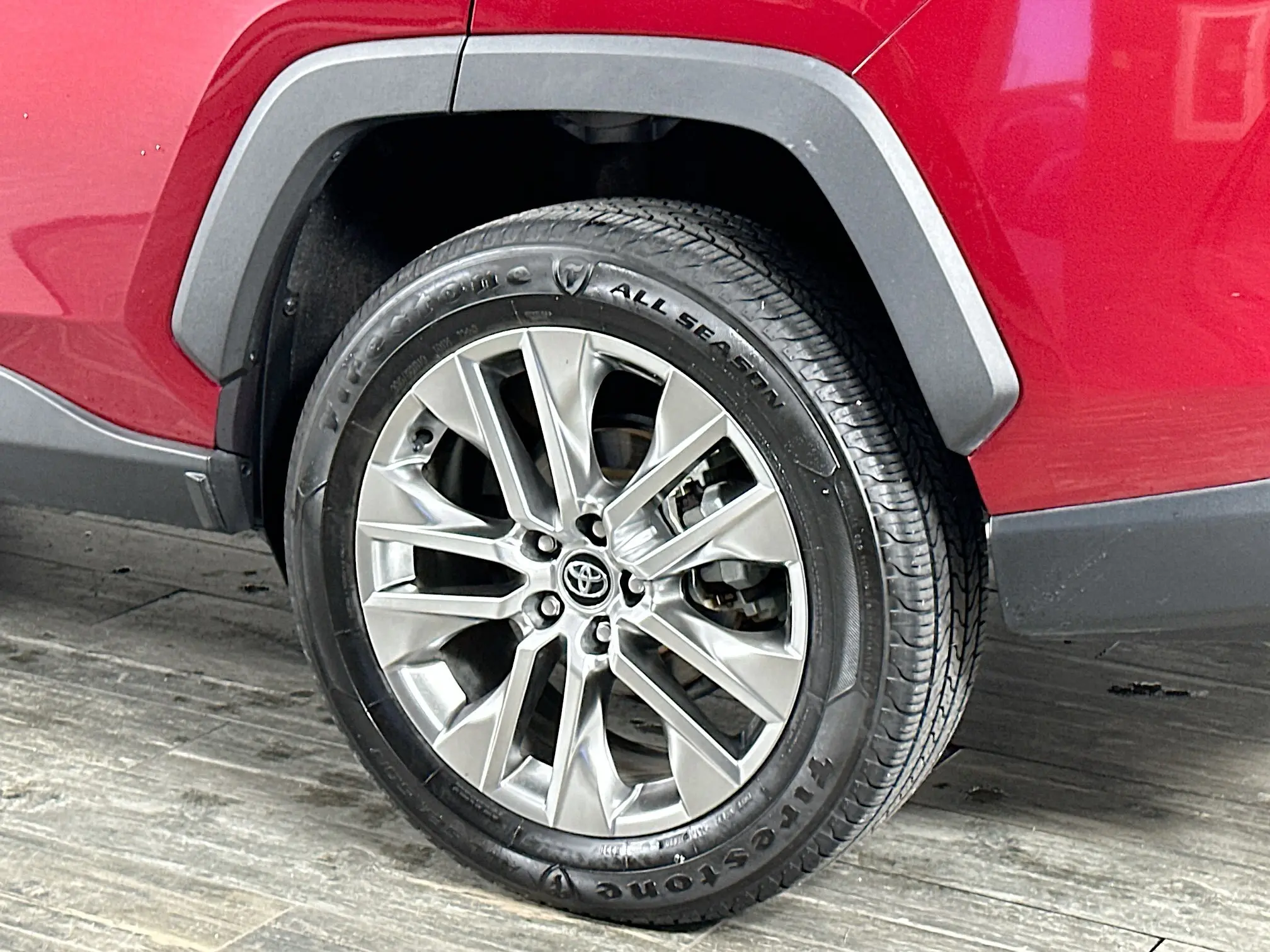 2020 Toyota RAV4 Limited photo 6