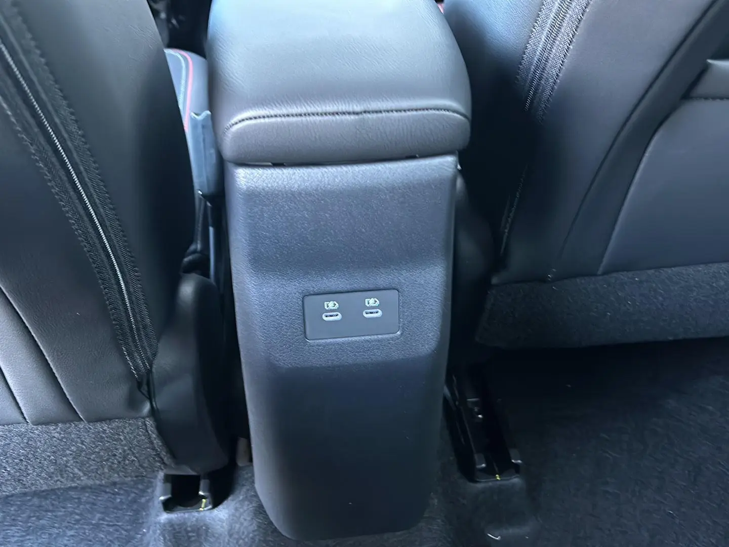 2026 Nissan Kicks SR photo 17