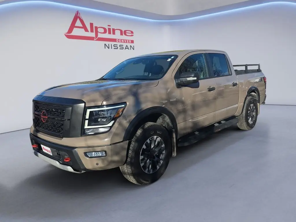 2024 Nissan Titan PRO-4X's photo