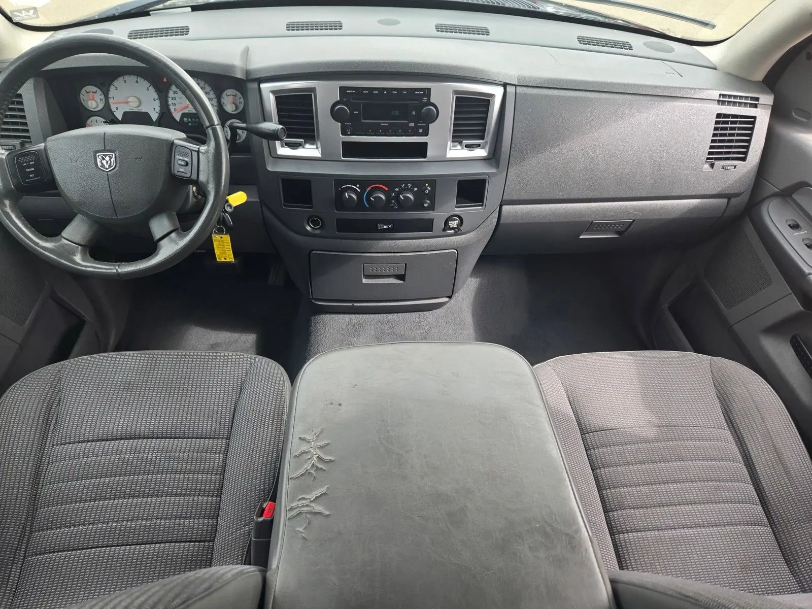 2008 Dodge Ram SLT photo 13