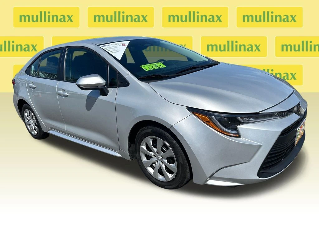 2025 Toyota Corolla LE CVT's photo