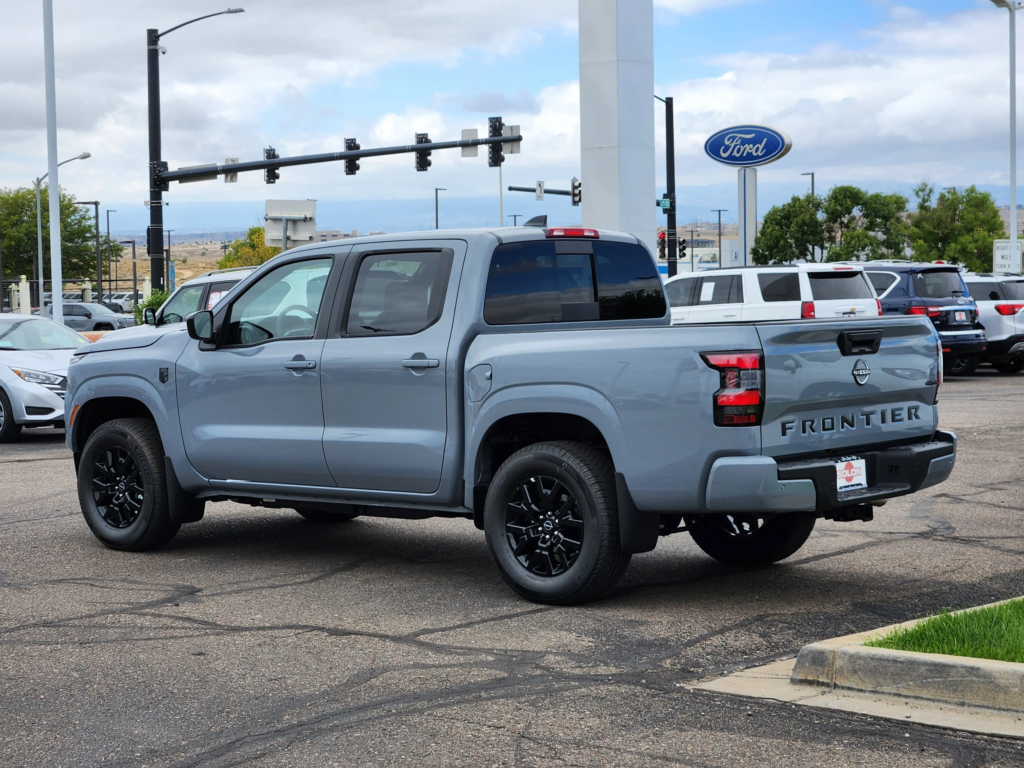 2026 Nissan Frontier Crew Cab SV photo 3