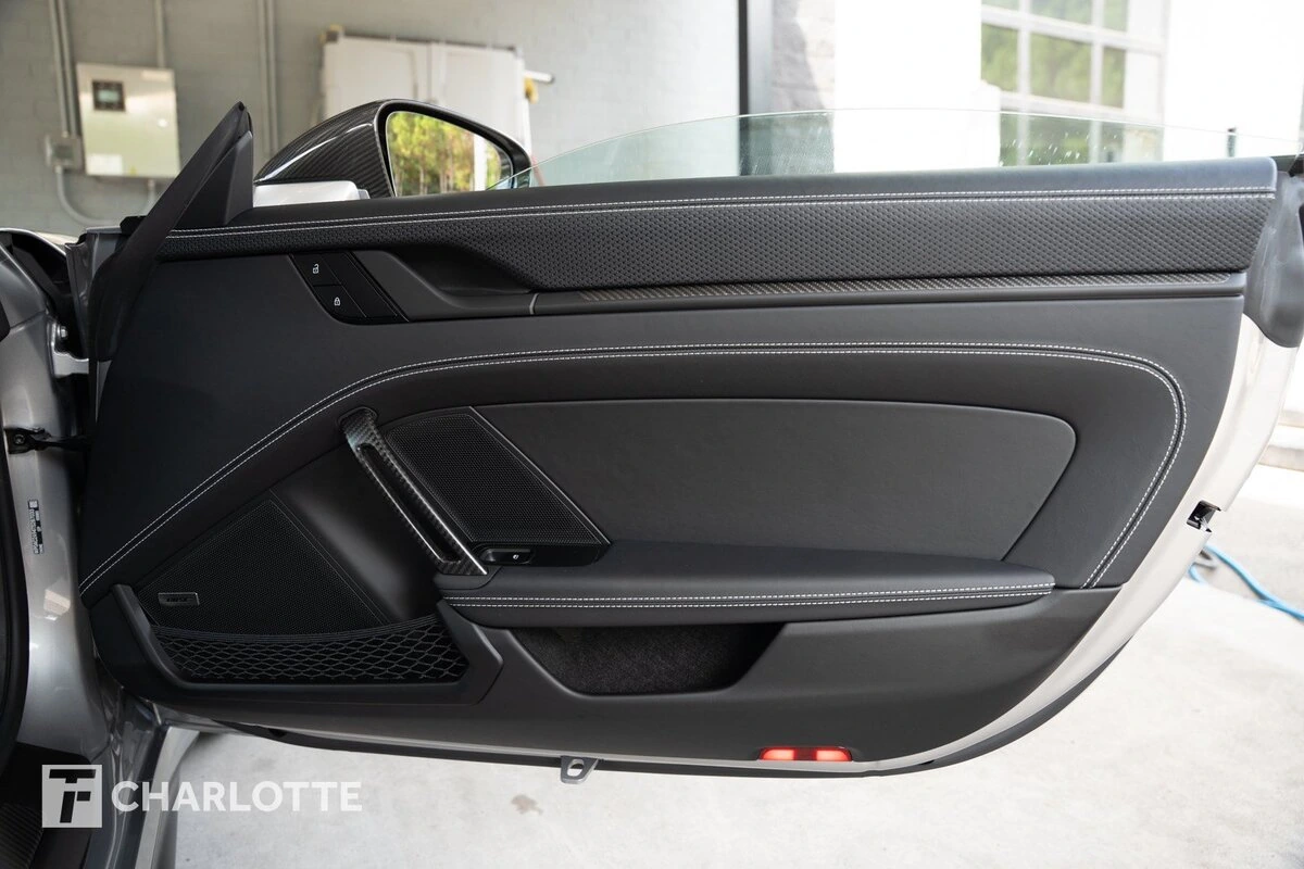 2026 Porsche 911 GT3 Touring Package - Photo 35