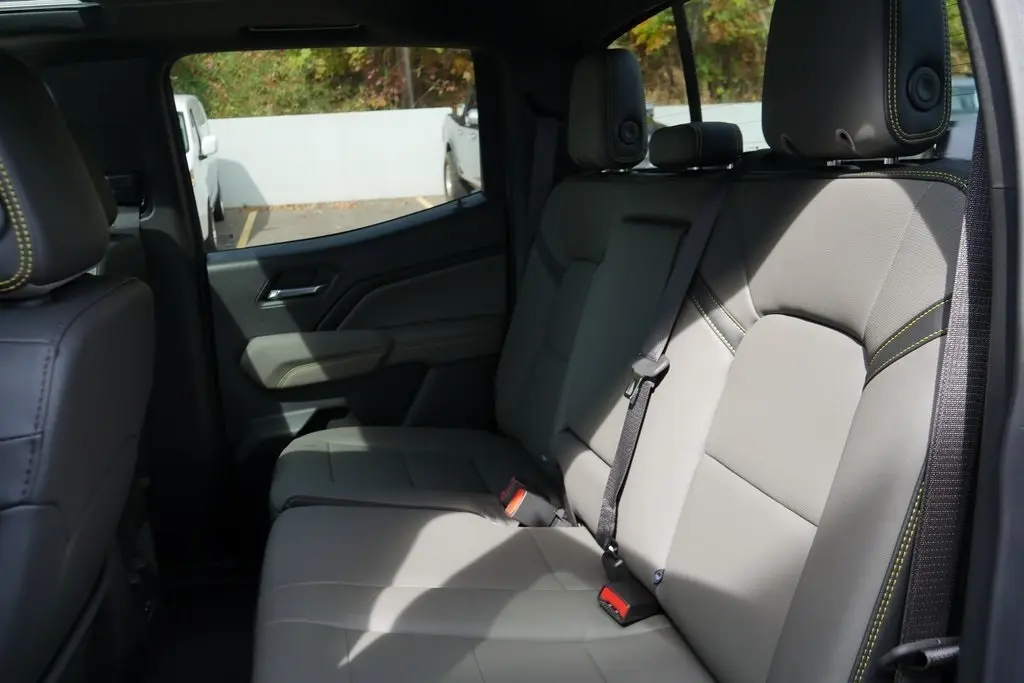 2026 Chevrolet Colorado ZR2 photo 26