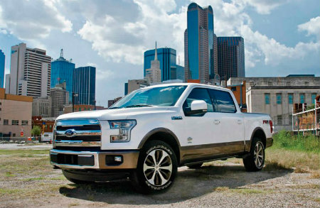 2017 Ford F-150 white front