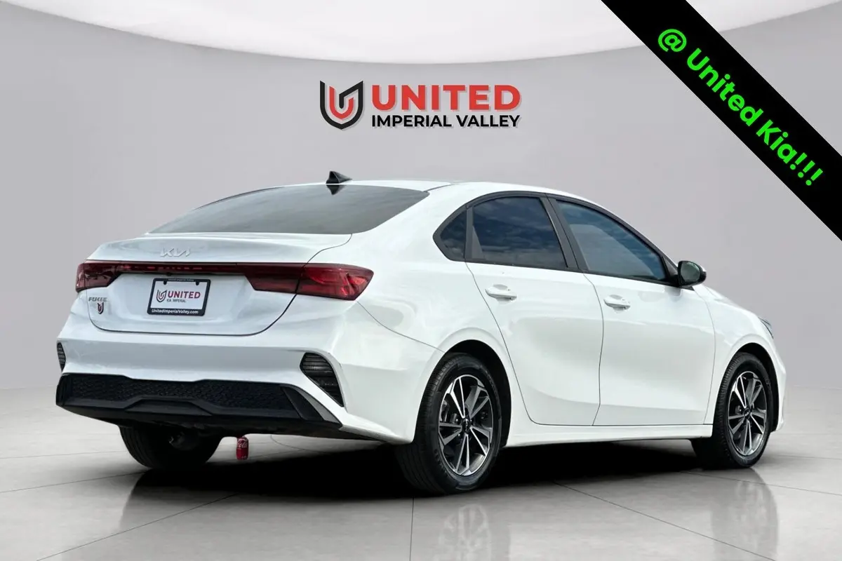 2023 Kia Forte LXS photo 4