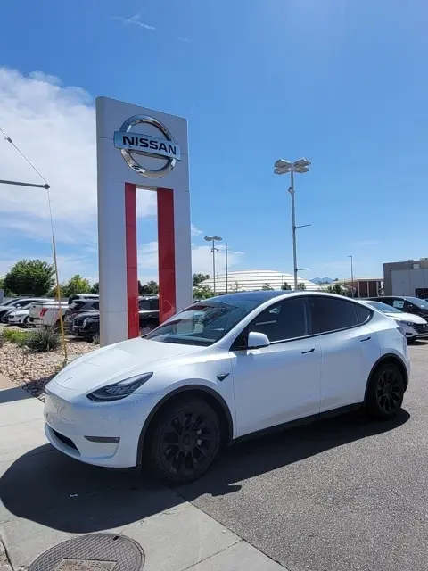 Used 2021 Tesla Model Y Long Range with VIN 5YJYGAEE3MF264958 for sale in North Salt Lake, UT
