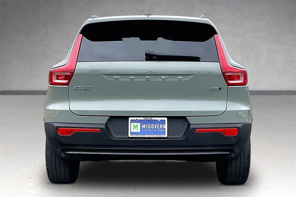 2024 Volvo - image 5