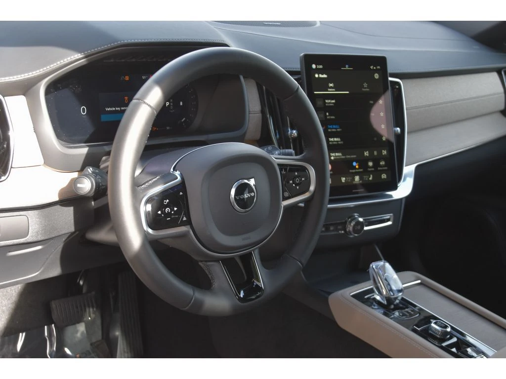 2026 Volvo - image 11