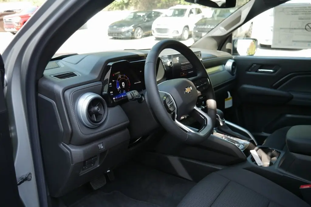 2026 Chevrolet Colorado LT photo 10