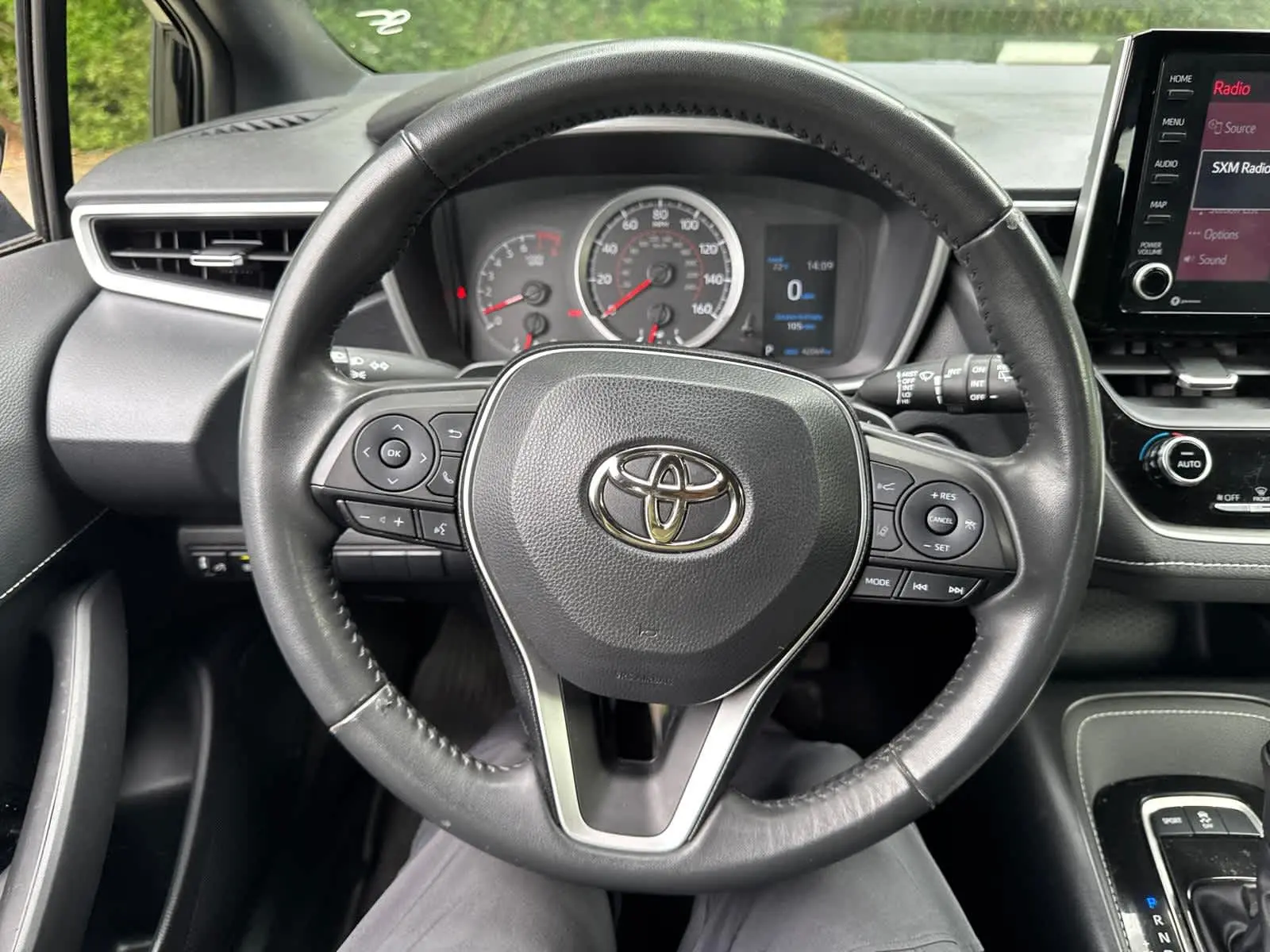 2022 Toyota Corolla SE photo 16