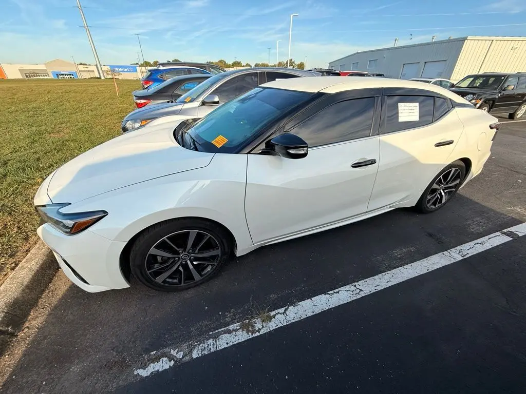 2023 Nissan Maxima SV photo 6