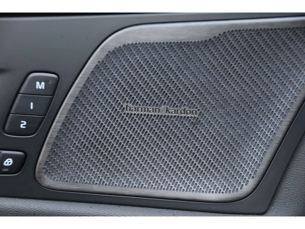 2026 Volvo - image 26