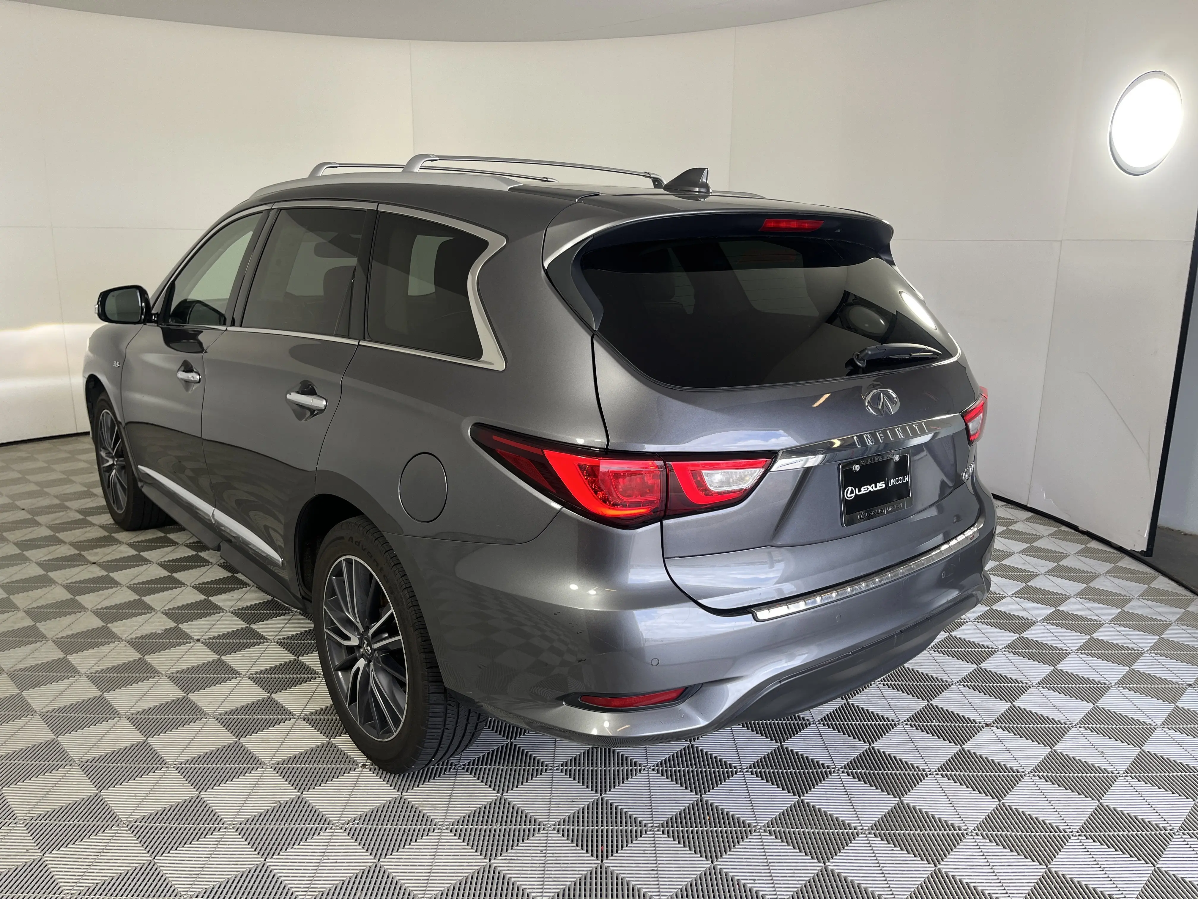 2017 Infiniti QX60 photo 5