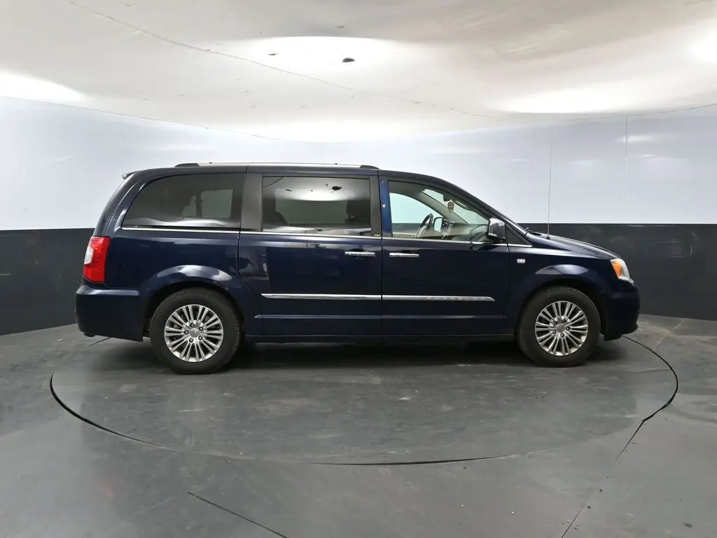 Used 2014 Chrysler Town & Country Touring-L with VIN 2C4RC1CG1ER297239 for sale in Elkhorn, WI