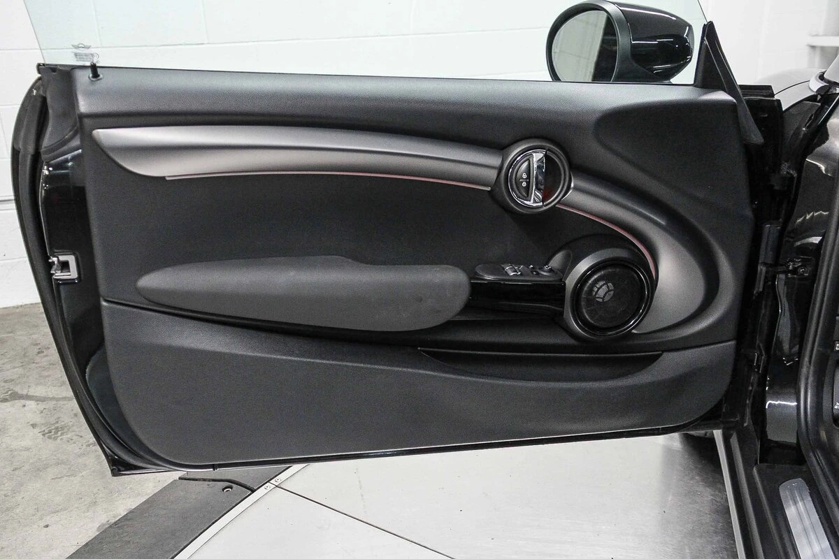 2024 MINI Hardtop 2 Door SE - Photo 22