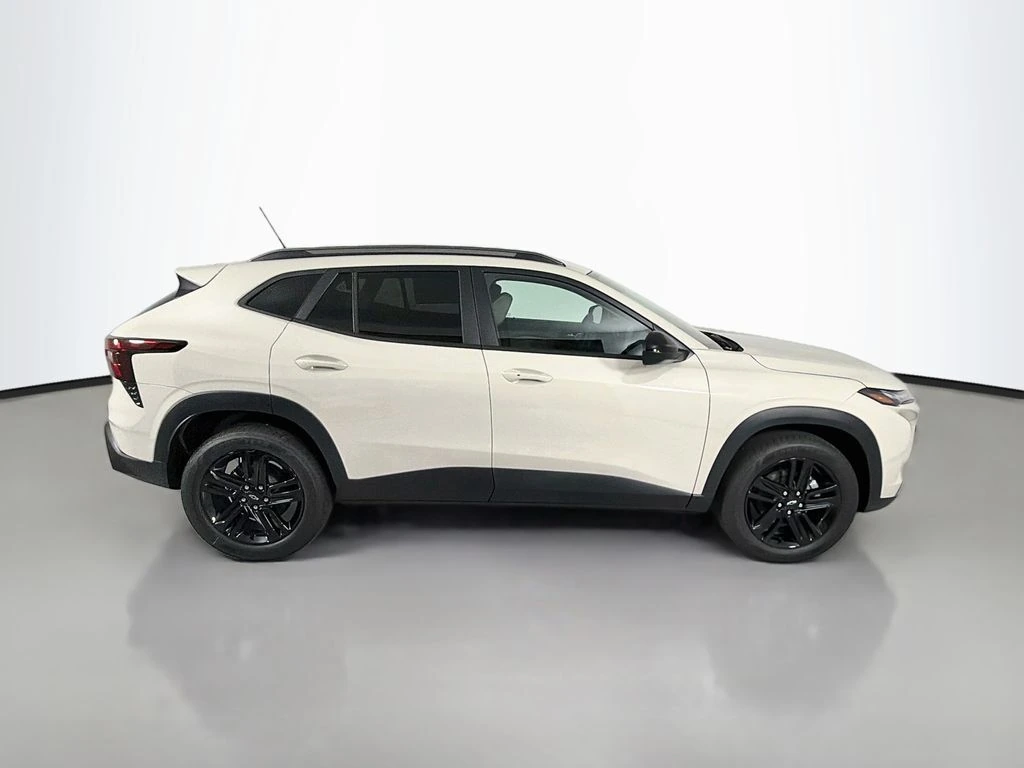 2026 Chevrolet Trax Activ - Photo 8