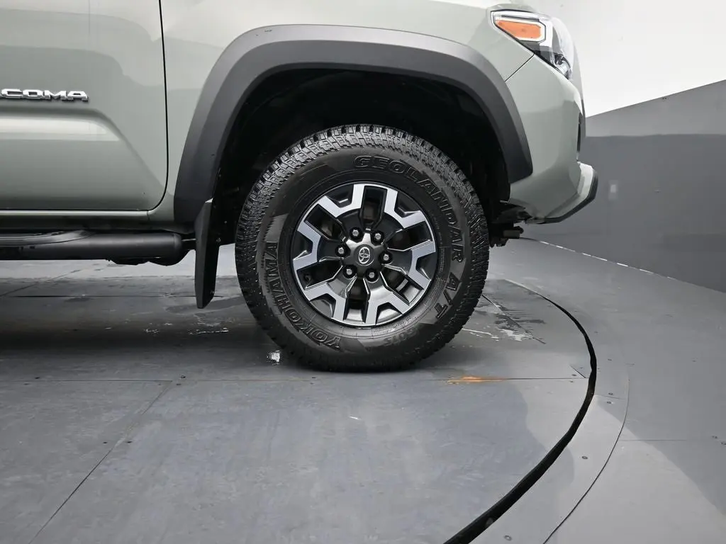 2022 Toyota Tacoma TRD Off-Road V6 photo 10