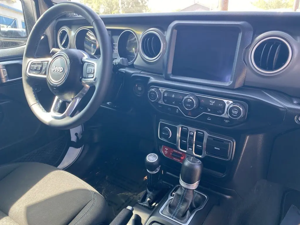 2023 Jeep Wrangler Rubicon 4xe photo 19
