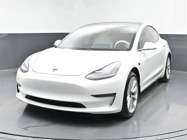 2020 Tesla Model 3 Standard Range Plus photo 4