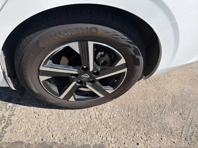 2024 Nissan Sentra SV photo 6