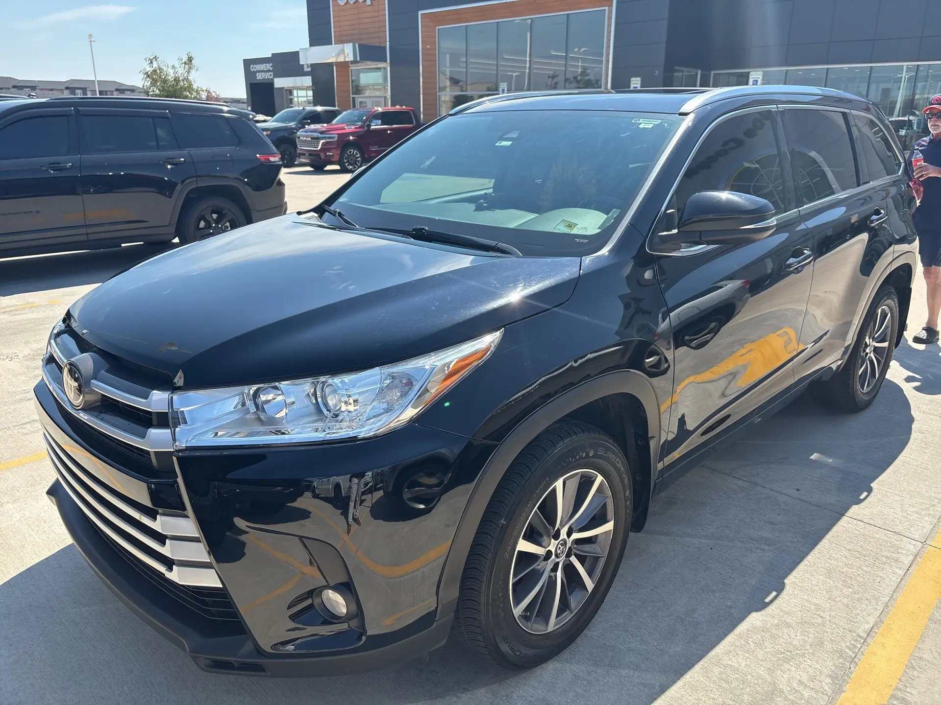 2017 Toyota Highlander XLE photo 2