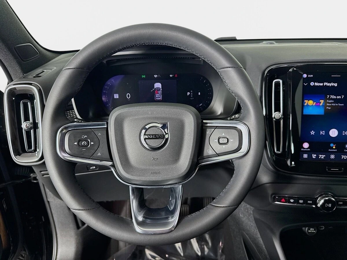 2023 Volvo - image 12