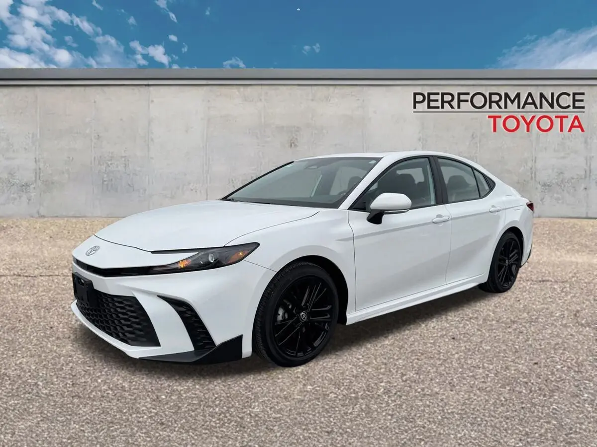 2026 Toyota Camry SE's photo