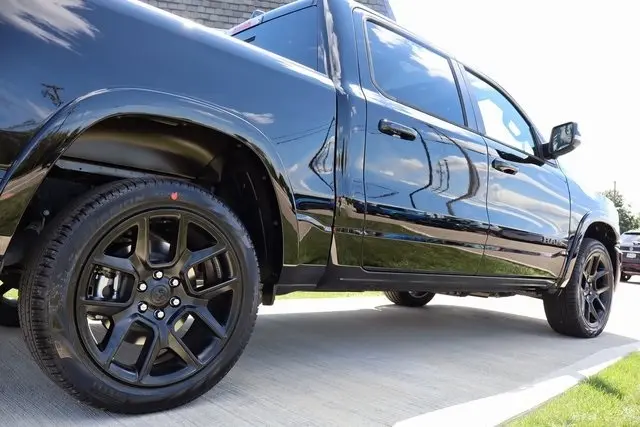 2026 Ram 1500 Laramie Night Edition photo 37