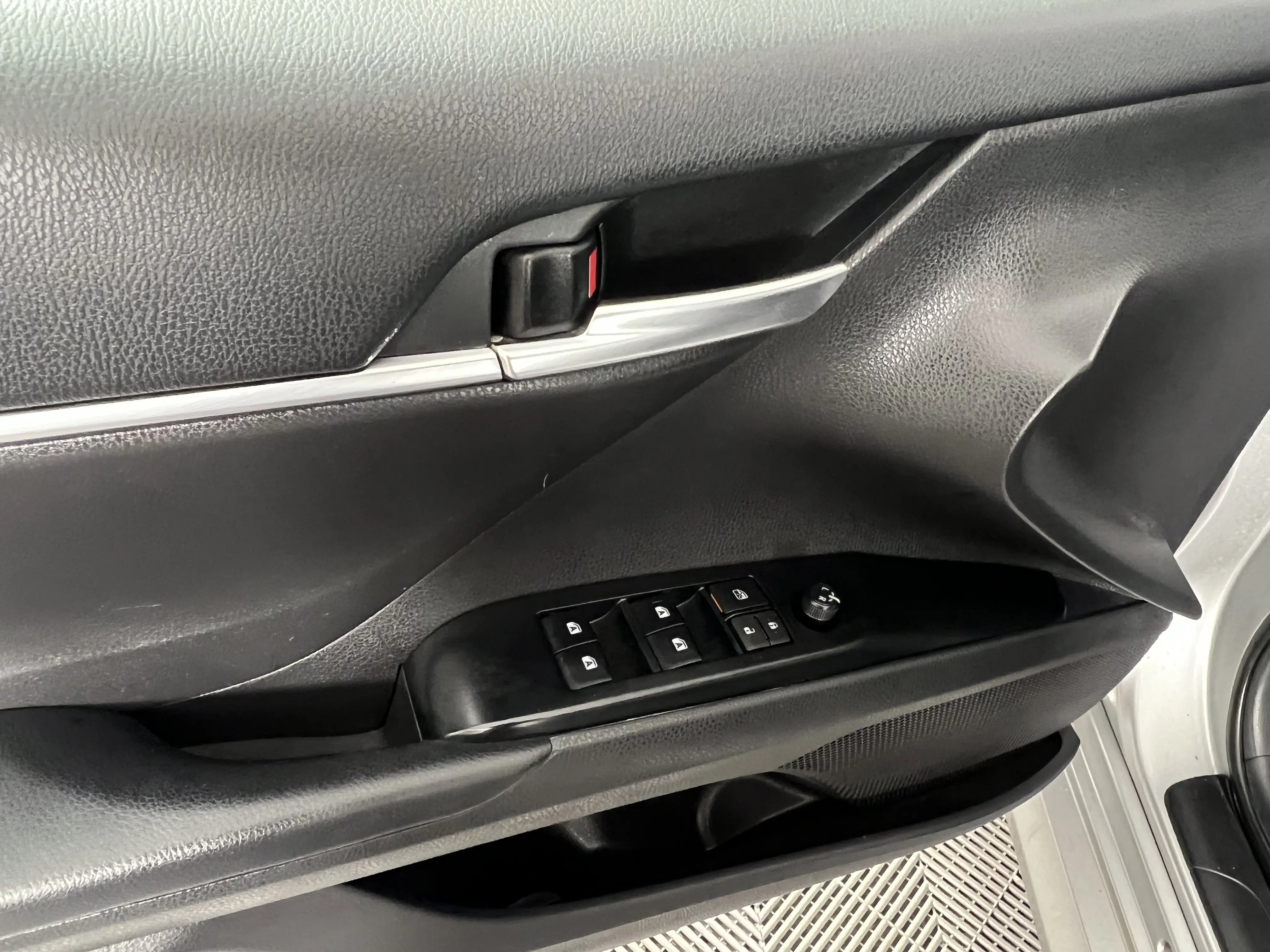 2019 Toyota Camry LE photo 15