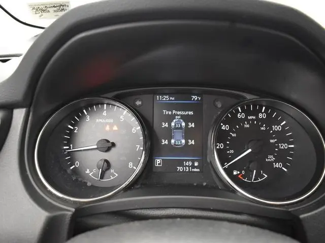 2022 Nissan Rogue Sport SV photo 13