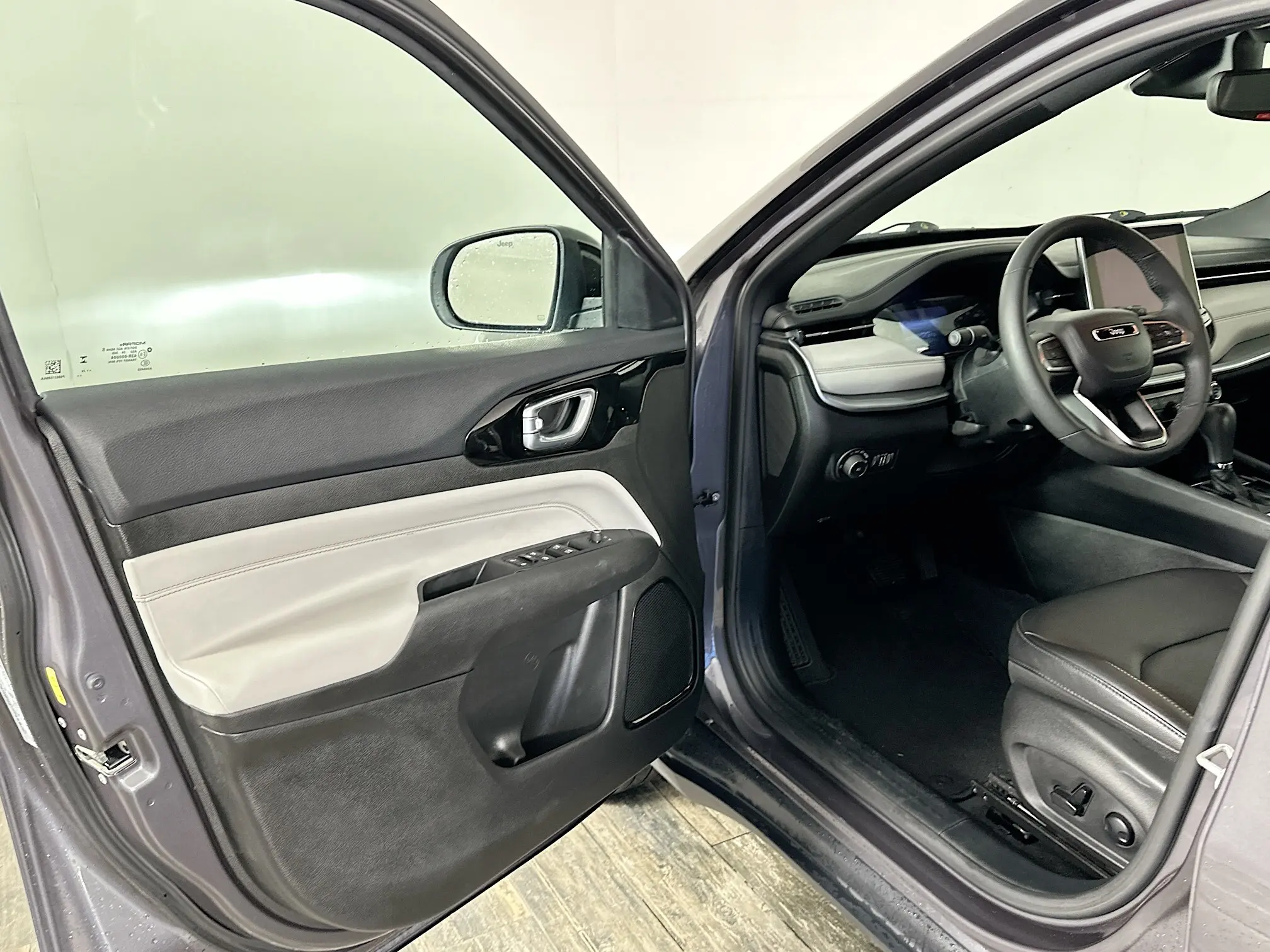 2024 Jeep Compass Limited photo 16
