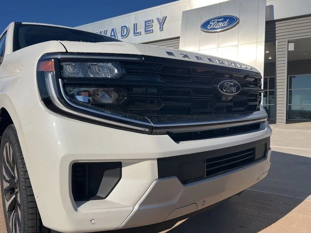 2025 Ford Expedition Platinum photo 4