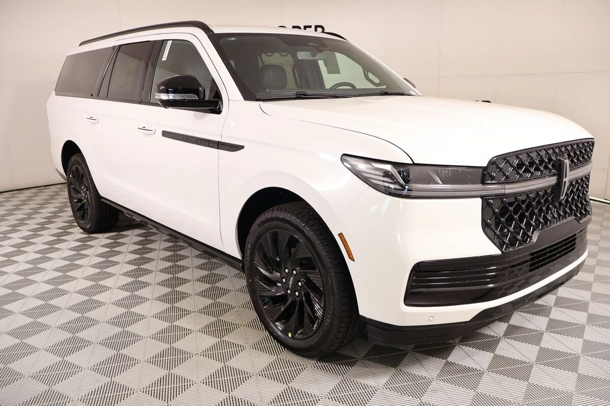 2026 Lincoln Navigator Reserve L 4WD's photo