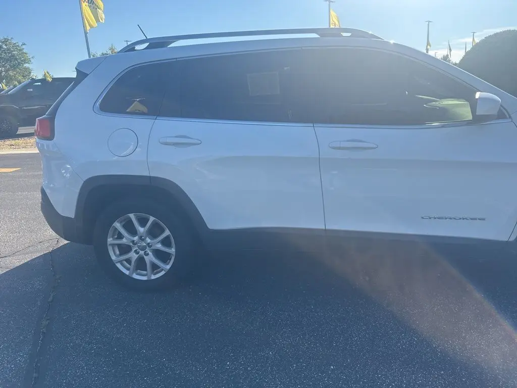 2014 Jeep Cherokee Latitude photo 11