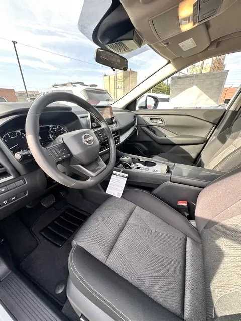 2026 Nissan Rogue SV photo 21