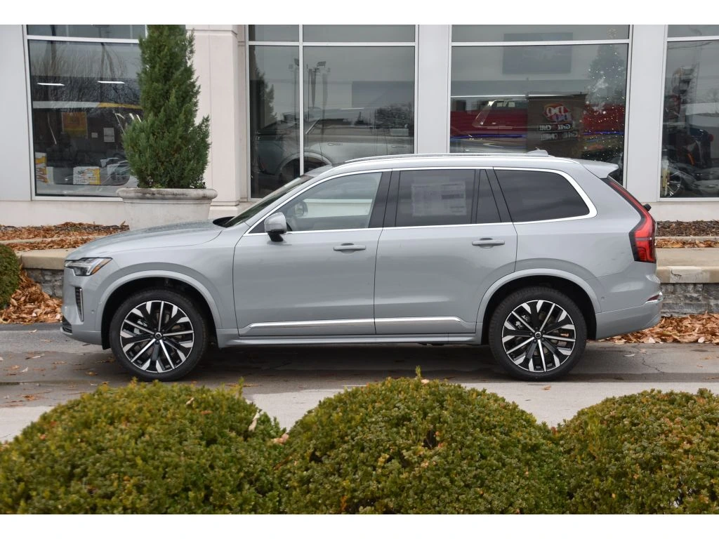 2026 Volvo - image 6