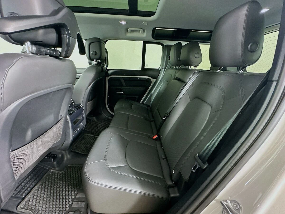 2026 Land Rover Defender S - Photo 38