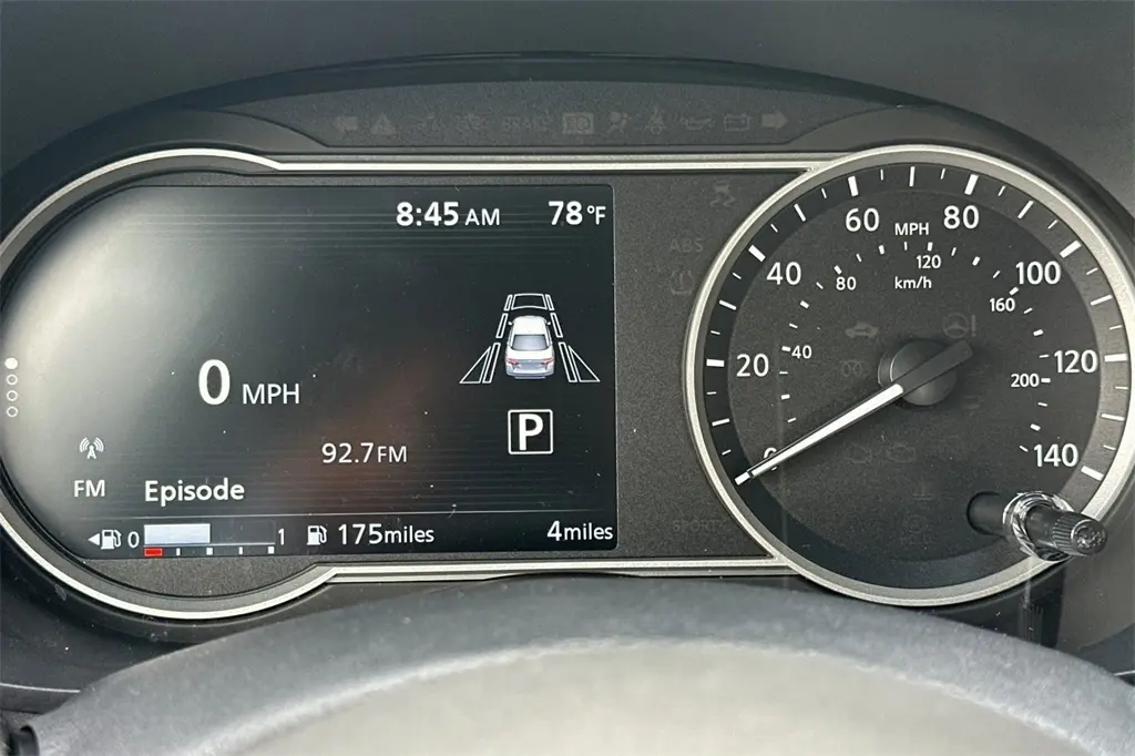 2025 Nissan Versa 1.6 SV photo 23