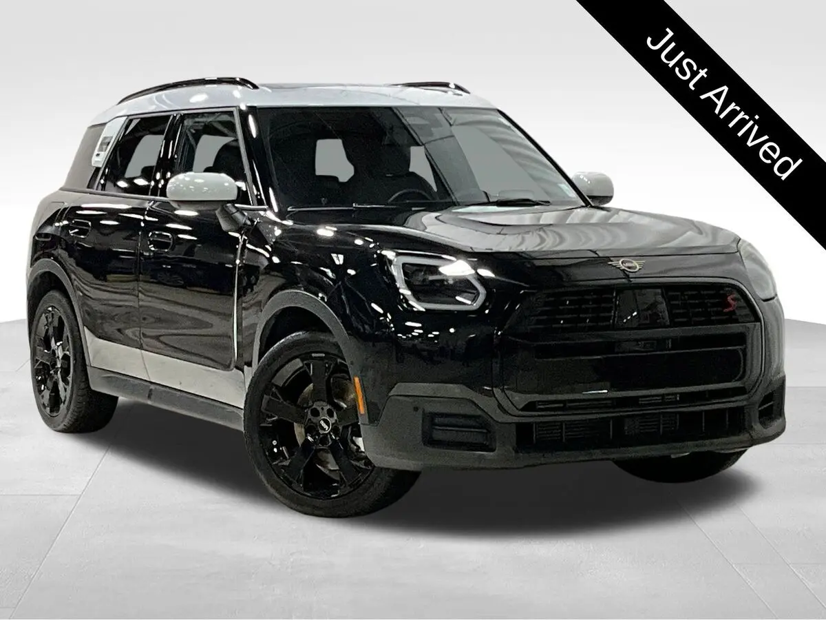 2025 MINI Countryman S's photo