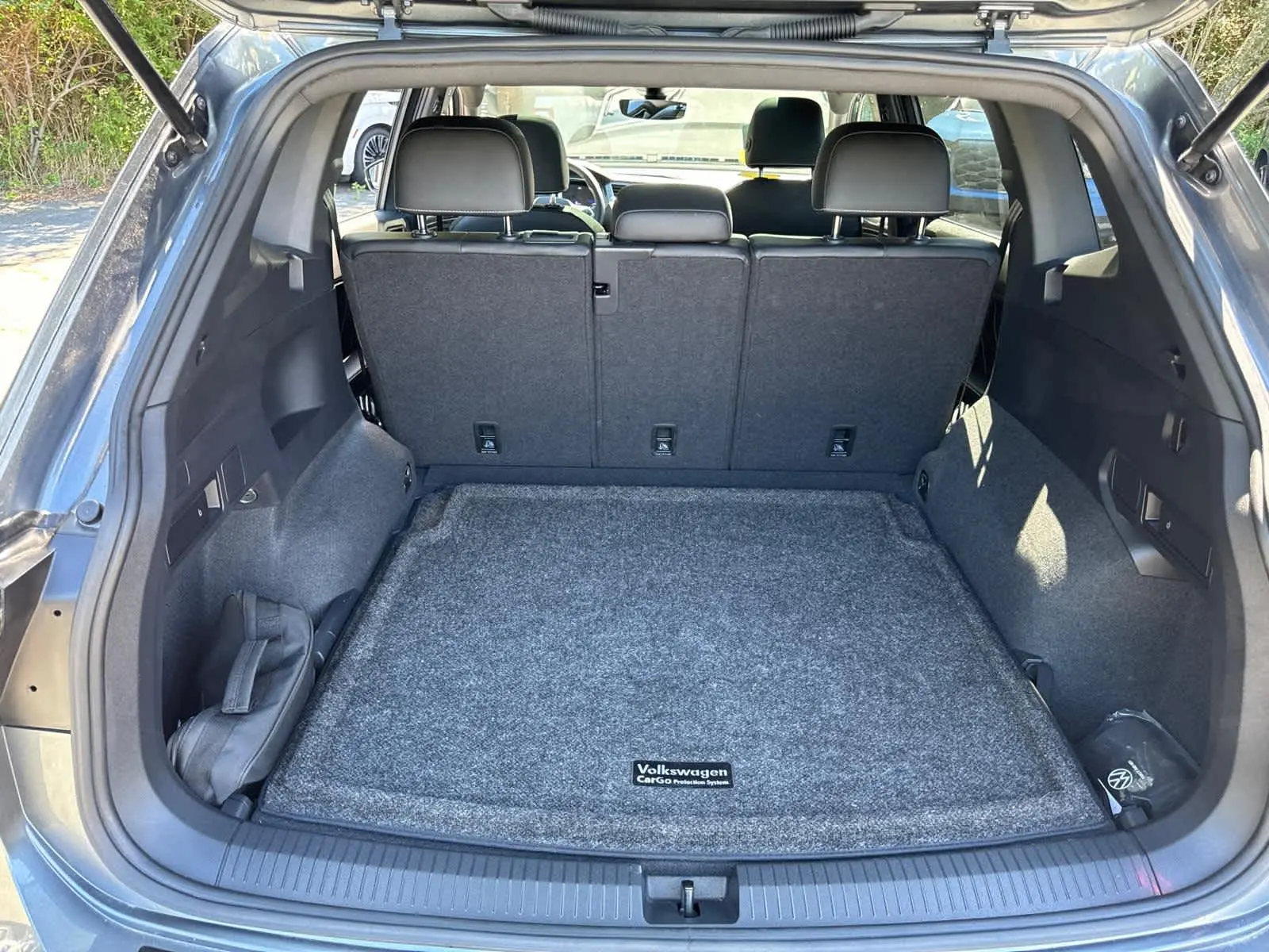 2023 Volkswagen Tiguan SE R-Line Black photo 36