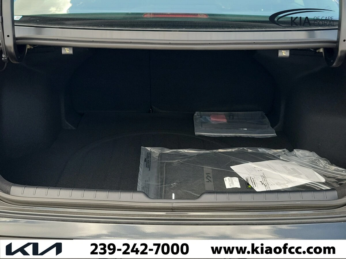 2025 Kia K4 EX - Photo 11