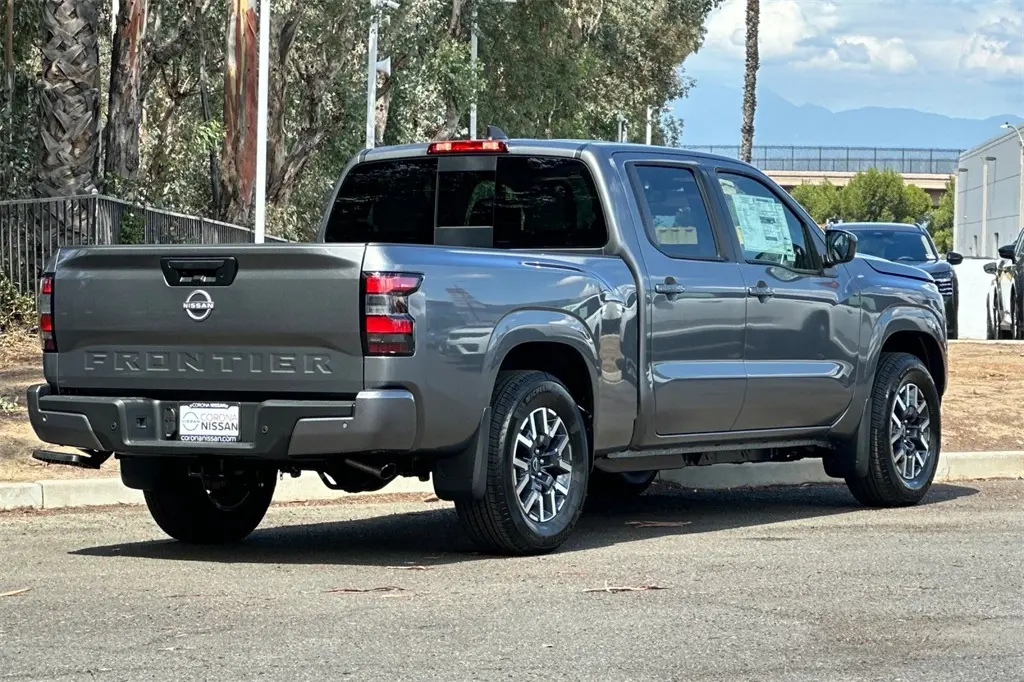 2026 Nissan Frontier SV photo 4