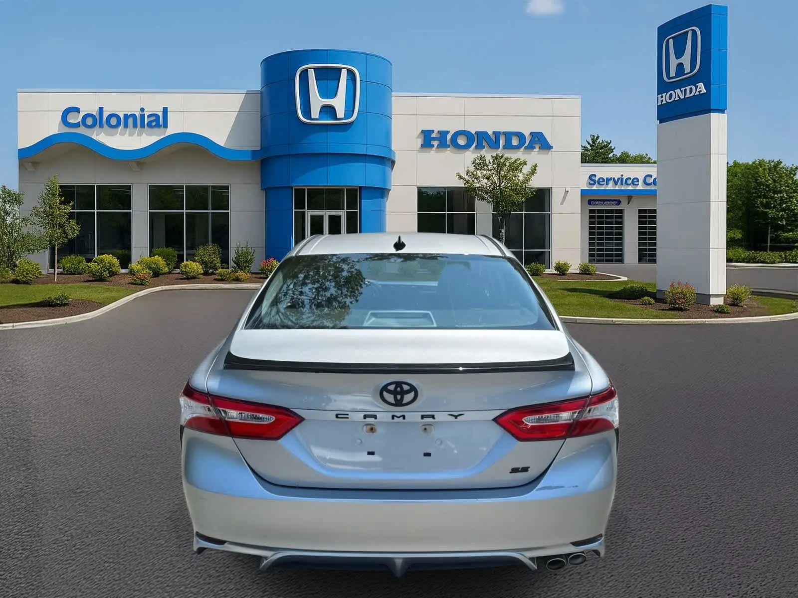 2020 Toyota Camry SE photo 5