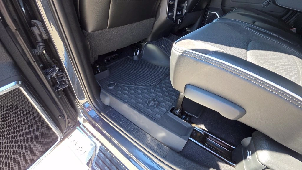 2026 RAM 2500 Laramie - Photo 18