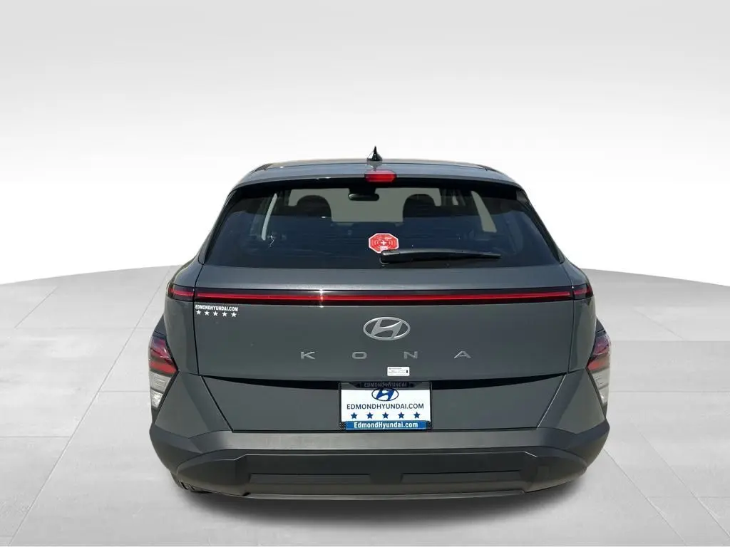 2026 Hyundai Kona SE photo 7