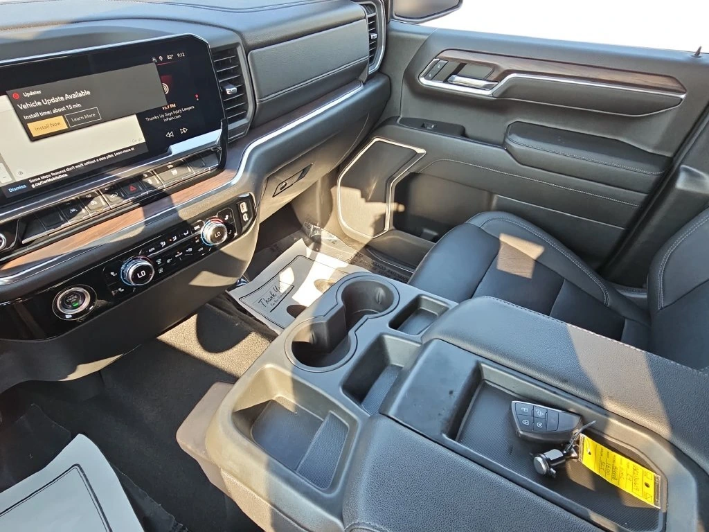 2024 GMC Sierra 1500 SLT - Photo 25